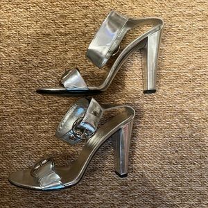 Silver Gucci heels:sandals
